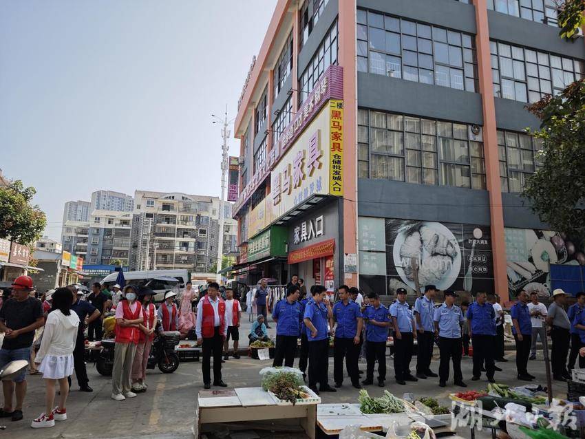 2024.8.15【我为群众办实事】“民有所呼，我有所应”多方联动整治占道经营 确保辖区道路通畅.docx