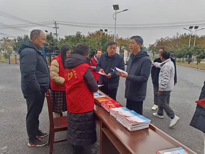 弘扬宪法精神，共筑法治基石.docx