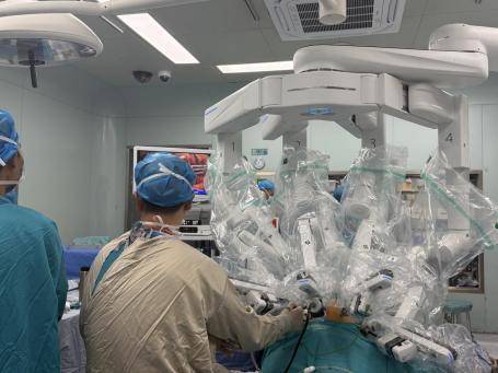 新突破！潜江市中心医院成功实施首例机器人辅助膀胱癌根治手术（修改后）.docx