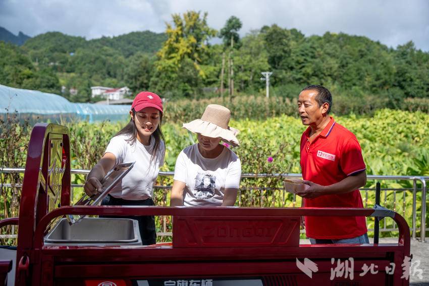 谭萌萌：从都市网红到乡村电商，让家乡的味道走出大山(图3)