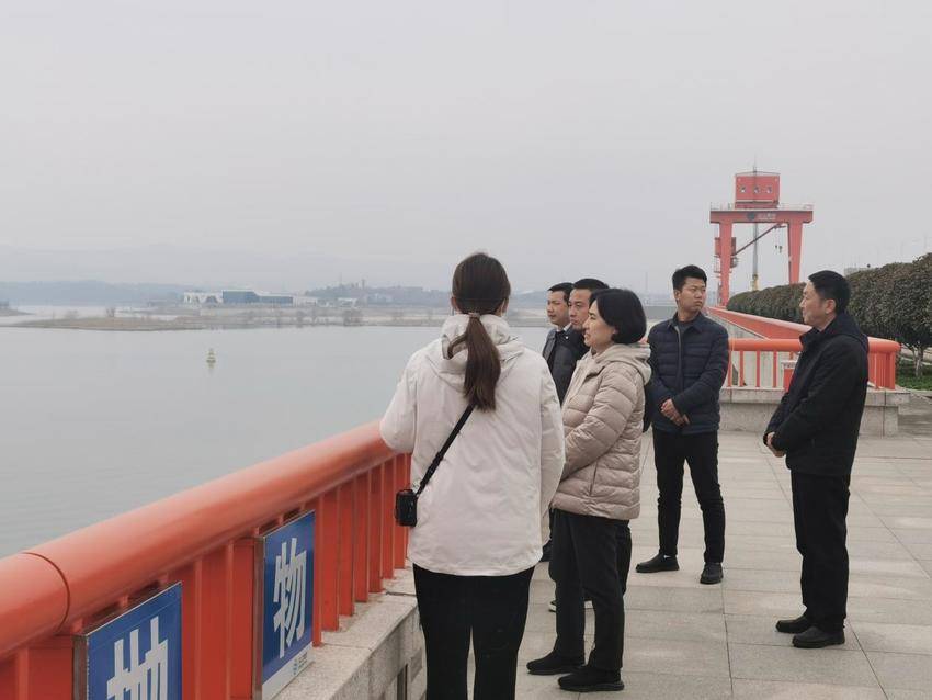 市水产服务中心：当好“店小二” 让丹江口鱼儿进北京.docx