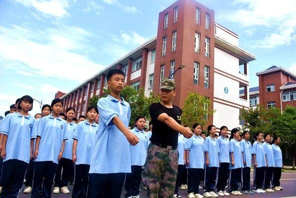 來鳳縣實驗中學校長_來鳳縣實驗中學2019運動會_來鳳縣實驗中學