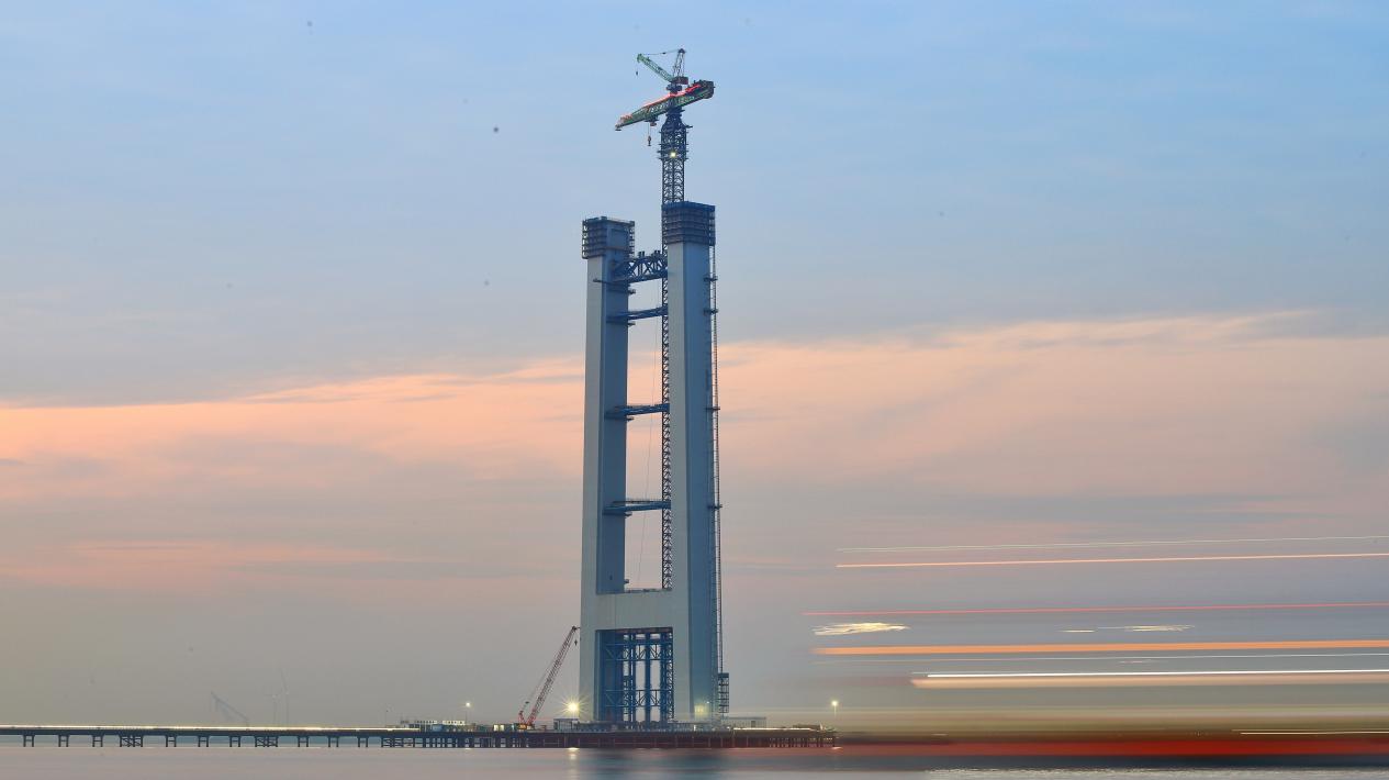 【特别策划】图见世界最高桥塔，沐浴日光拔节长高.docx