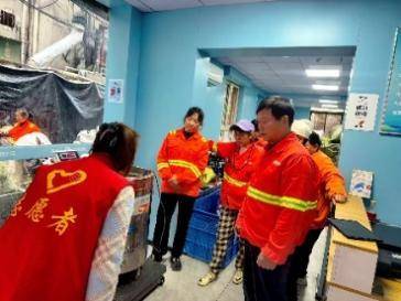 新华街道携手多方力量，温情致敬“城市美容师”：环卫工人节公益行动传递社区暖意.docx