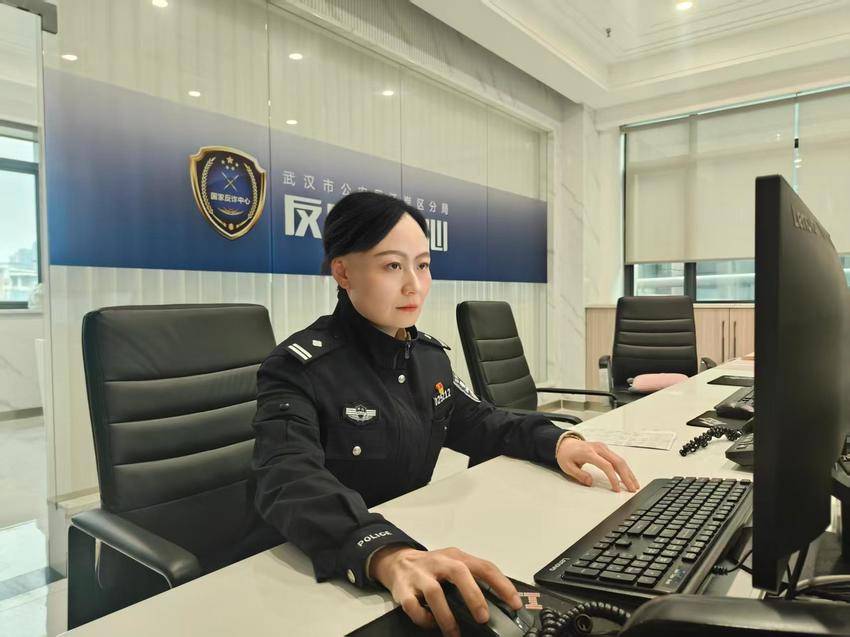 20251214 银行柜台急转“卖房款”？警银联动快速抓获涉诈人员及时拦截10.8万涉诈资金.doc