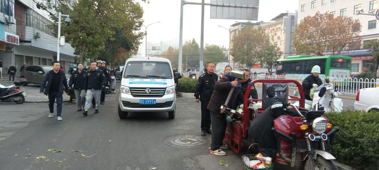 黄龙社区：深化联合执法 持续规范烈山市场周边经营秩序----王霞.docx