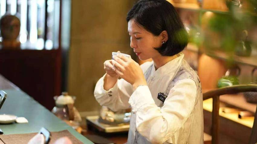 武当山茶艺师大赛一等奖获得者韩艳飞：把武当山的好茶泡成“可带走的风景”(1).docx