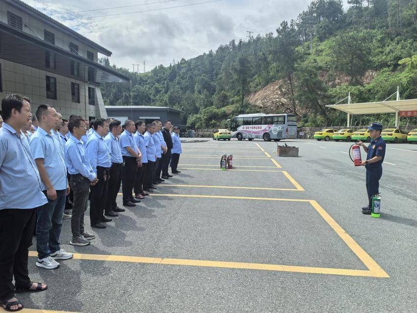 4 武当山消防救援大队深入客运站开展消防安全培训工作(1).docx