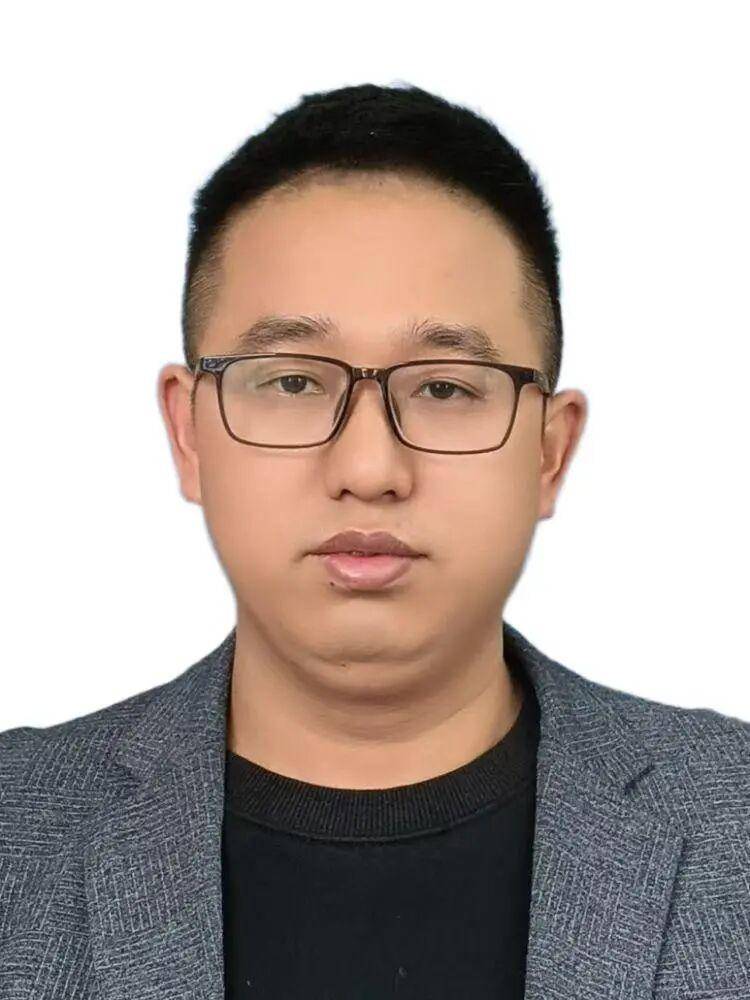 利川一中多名教师在州级“基础教育精品课”评选中荣获佳绩.docx