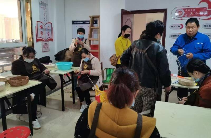 藤蔓生春色 巧手织新篇 ——云梦藤编“活态传承”之路(4).docx