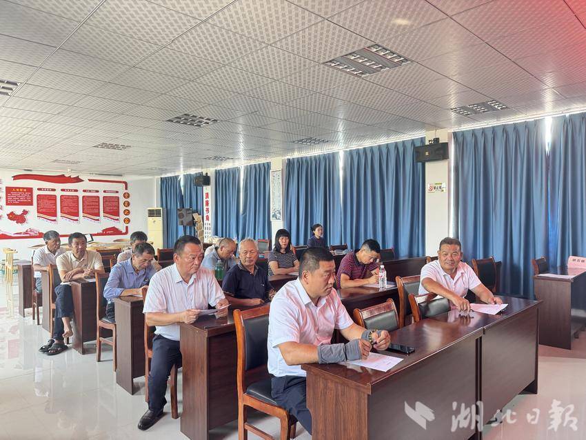 武城村开展驻村干部期满考核测评 以评促干推动乡村振兴.docx