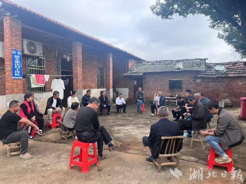 渡普镇王家庄村：“村湾夜话”聚民意 党群服务中心“亲民化”改造暖民心.docx