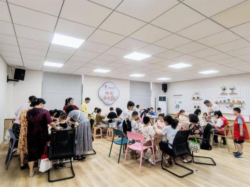 0721“面子”换新颜 “里子”暖人心——汉阳区江博社区亲民化改造书写幸福宜居新答卷(2)(1).docx