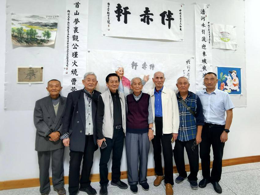 贺铿：桑梓情深，赤子丹心.doc
