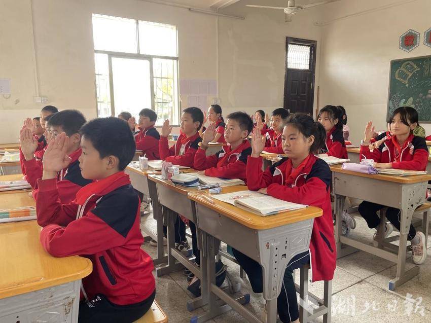 《传承红色基因   厚植家国情怀》武穴市第五实验小学张河口校区.docx