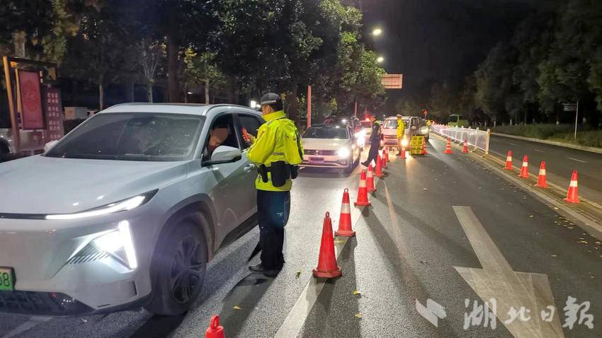 交警查处酒驾