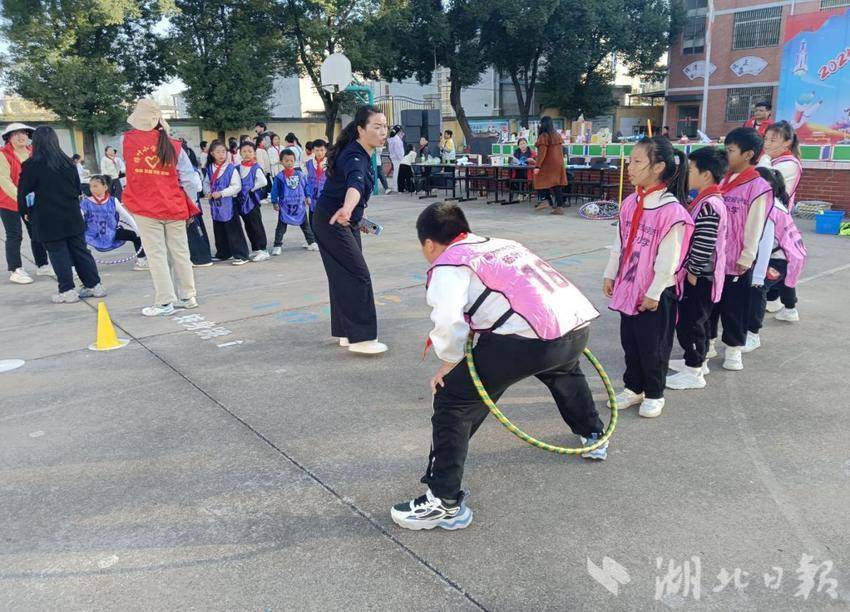 杨叶小学少年宫成果展与冬季运动会.docx