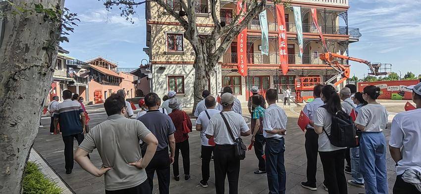 0701古镇党员同心向党迎“七一”.doc