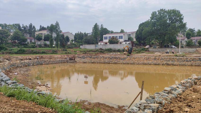 况家畈村塘堰整治新闻稿.docx