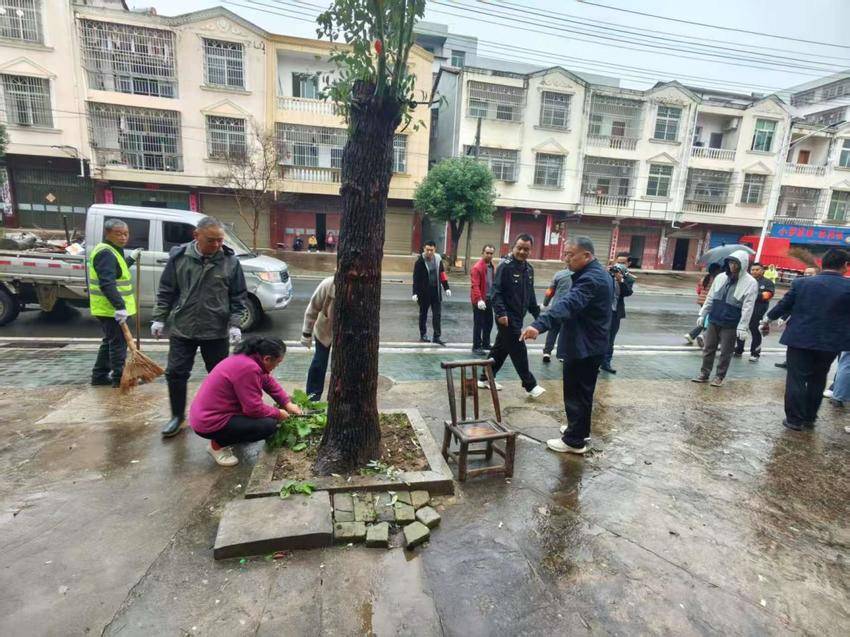 红安县永佳河镇启动镇容镇貌集中攻坚“周五行动”.doc