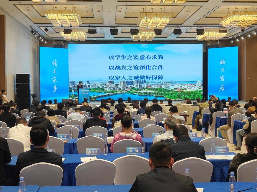 167名白衣赤子返乡组建专家咨询委员会，为健康大冶再添“智囊团”.docx