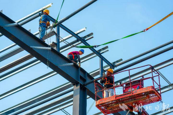 应城孚锐利智能制造生态产业园建设如火如荼（蔡青阳 摄）