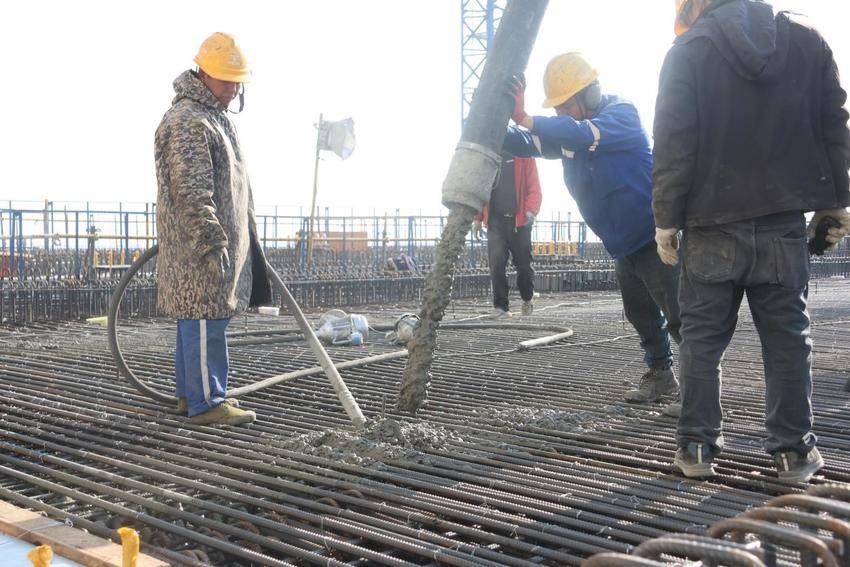 【交通强国】池州长江公铁大桥北引桥率先完成铁路现浇梁施工.docx