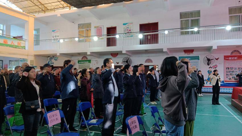 中南路街道洪山坊社区开展“武昌周周讲”活动.doc