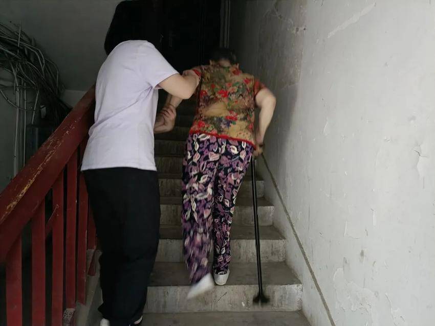 五步“梯”升幸福加速度，一键启动美好零距离(2).docx