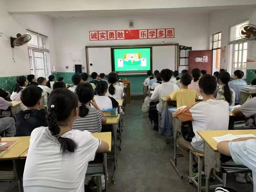 万福店司法所：法治护航“开学季”.docx