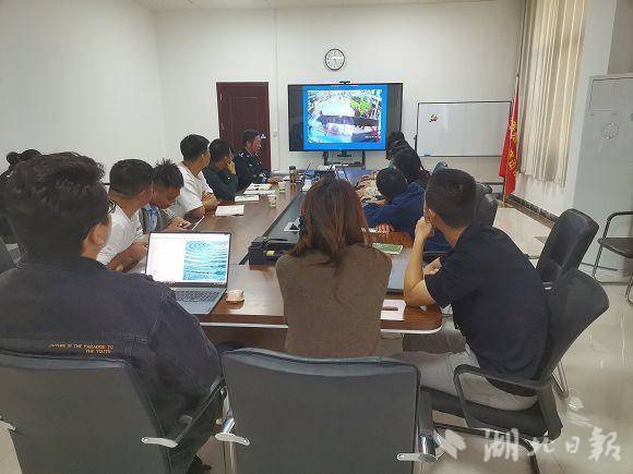 优化营商环境，广水交警给中粮家佳康随州公司送安全“礼包”
