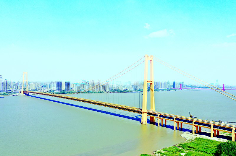 湖北38座长江大桥座座身世不凡，快来瞧一瞧 【湖北省境内长江大桥全名单（上游至下游）】(图1)