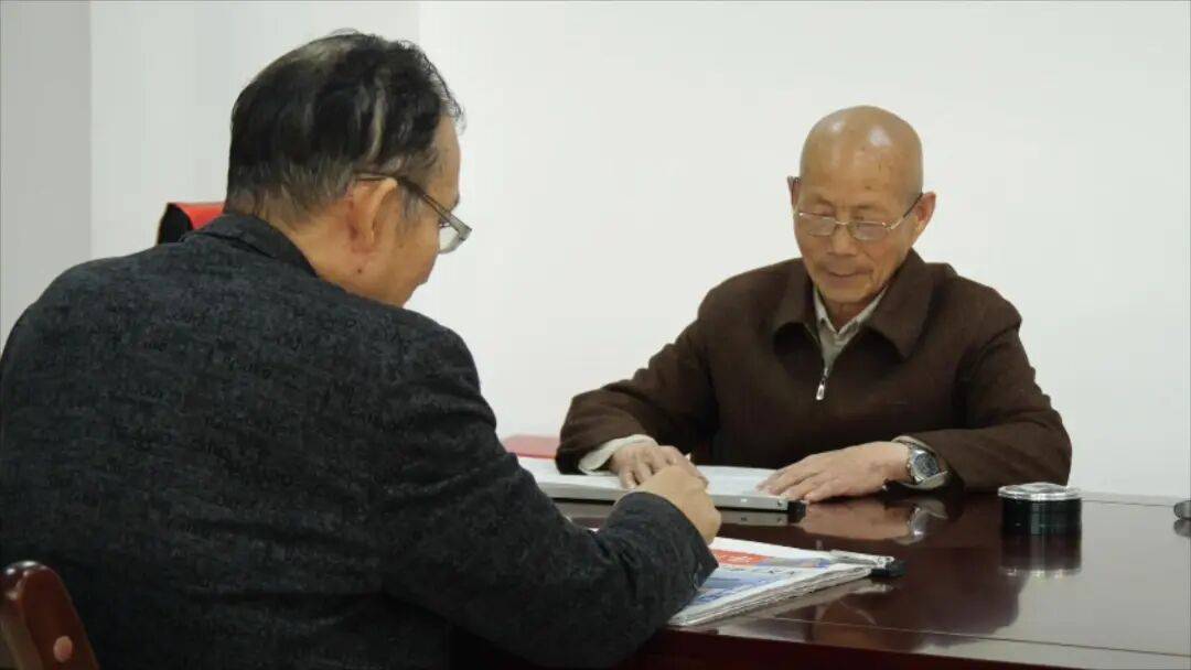 襄阳南漳：81岁老人手写感谢信，“点赞”图书馆.mp4_20260511_161845343.jpg