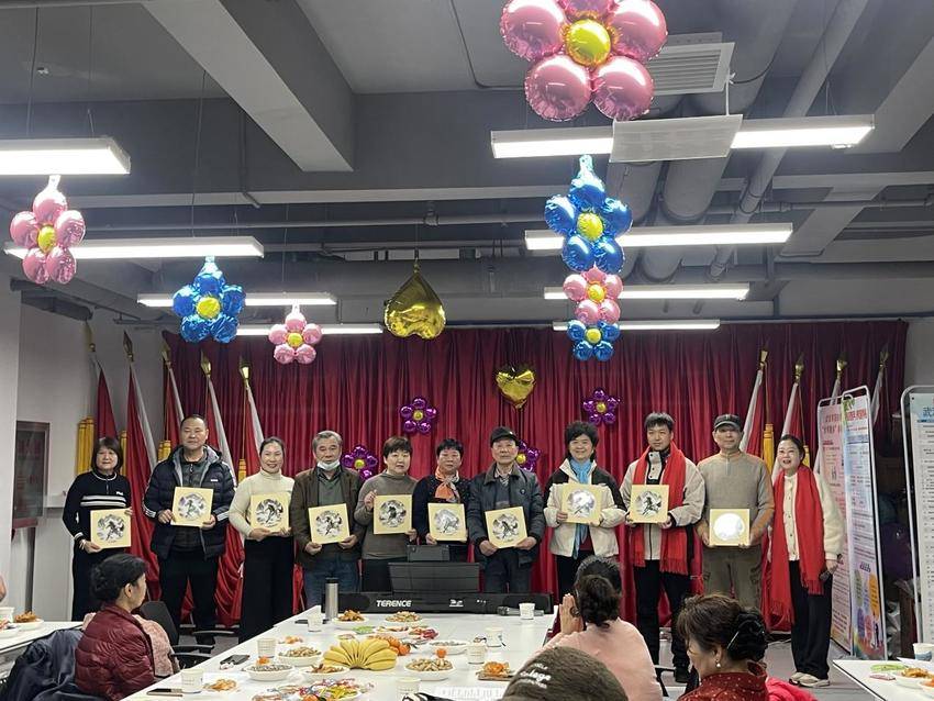 12.31（合集）红卫路街道：邻里欢聚迎元旦，同心共建幸福家.docx