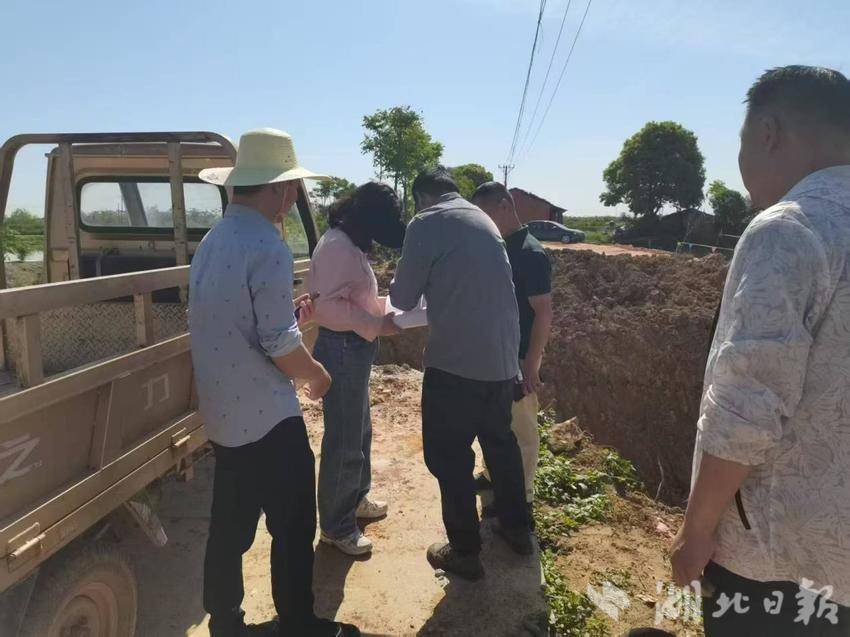 (组织部修改稿）杨雪：柔肩担重任 “巾帼”显担当(3).docx