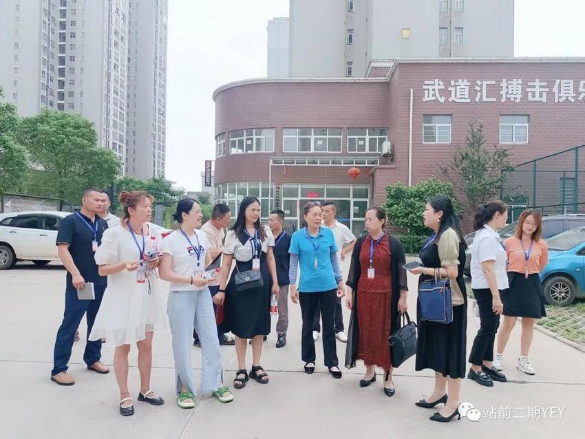 葛店镇人大开展“村改社区基层治理”代表小组活动.docx