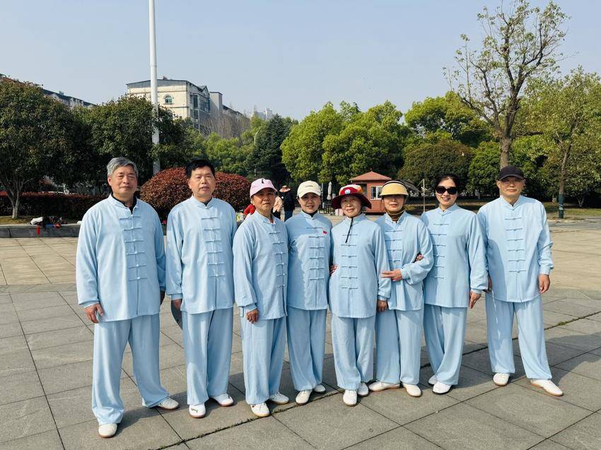 安居社区-银龄逐梦太极 勾勒健康夕阳.docx