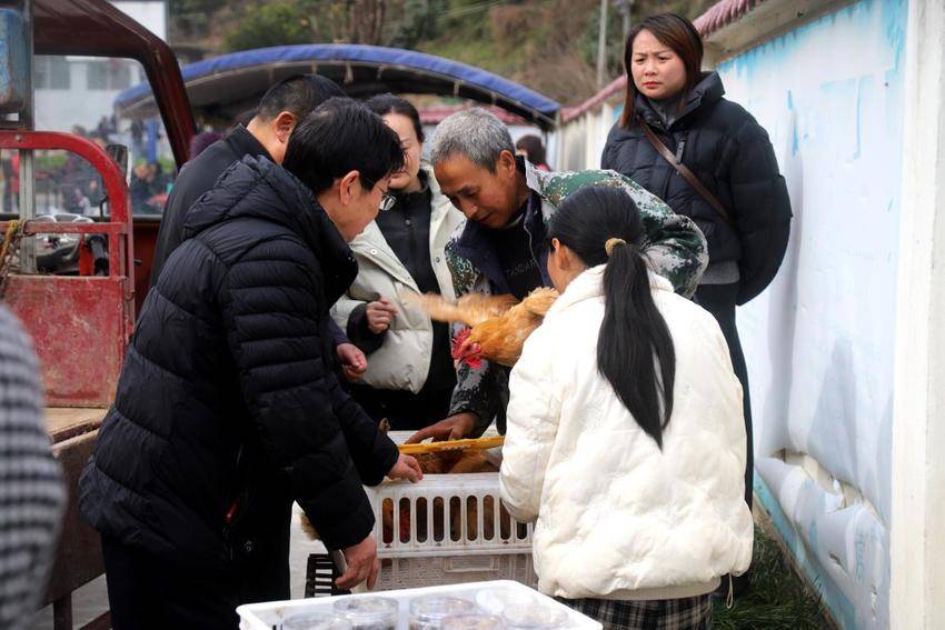 公益力量激活山村（定稿子）.docx