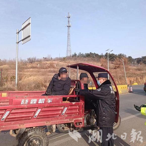 严管严控“隐形杀手”！广水交警集中开展三轮车非法载人专项整治