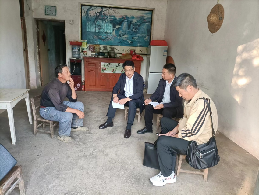 京山市农业农村局一行走访脱贫户