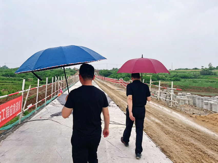 陈店乡：以“迅”应“汛” 筑牢安全防线.doc