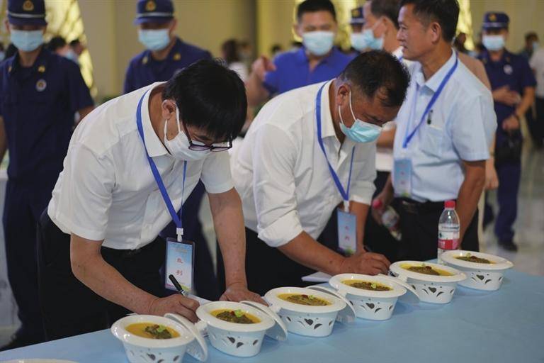 鳝食达人 同台竞技