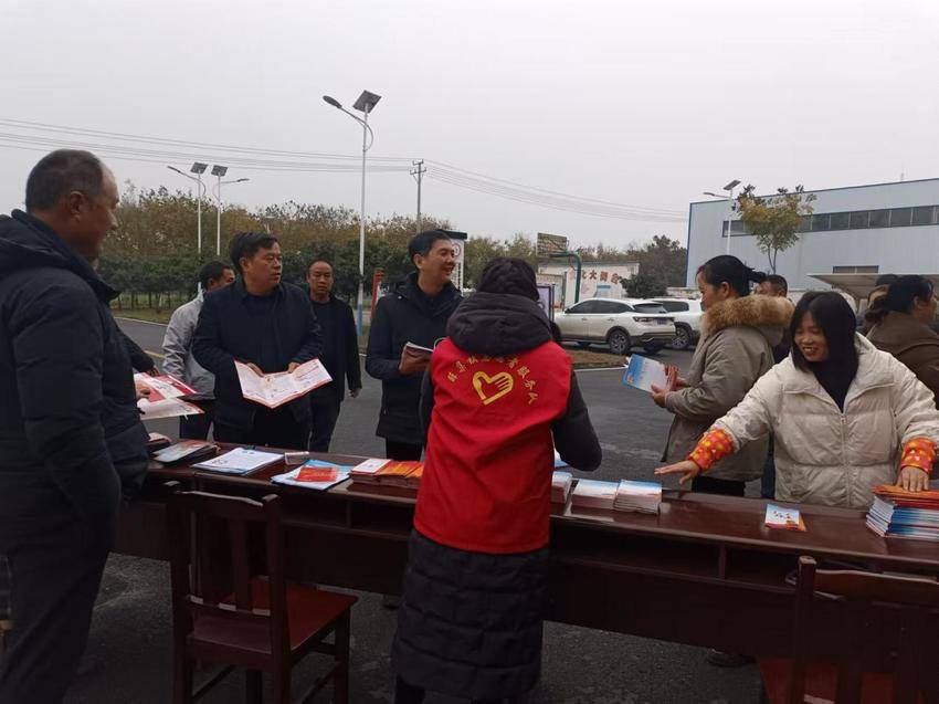 弘扬宪法精神，共筑法治基石.docx