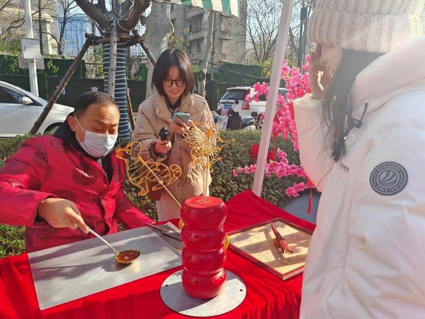 12.31（合集）红卫路街道：邻里欢聚迎元旦，同心共建幸福家.docx