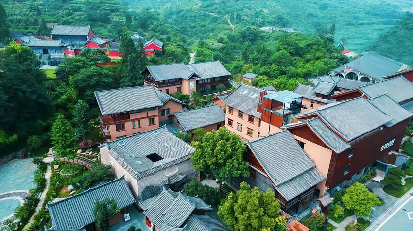 2025中国旅游景区协会旅游度假区高质量发展大会将在武当山举行.docx