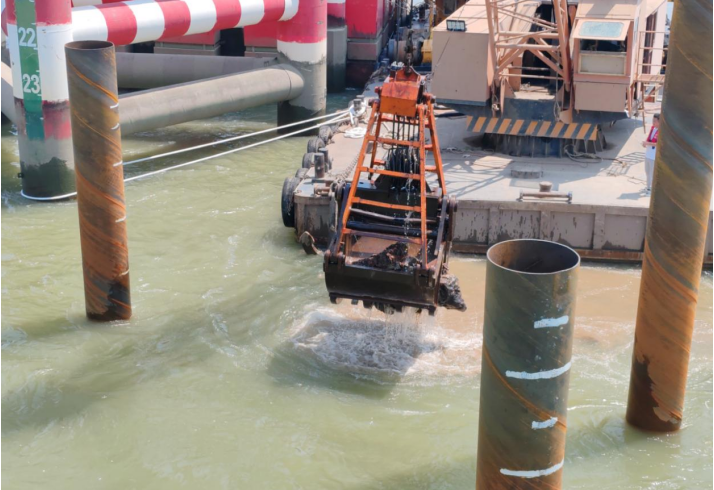 【特别策划】江底淤泥里“捞石”.docx