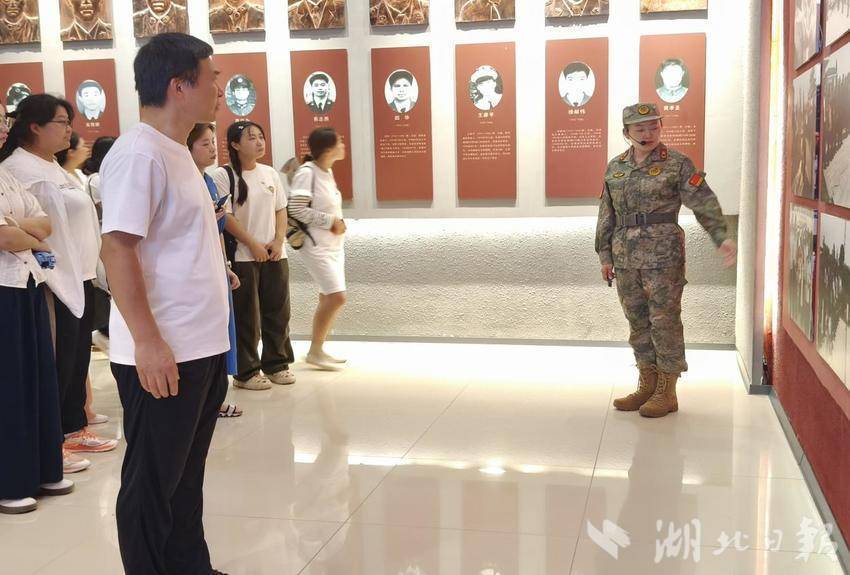 民兵殷德恋：“火红”青春传承英雄故事(1).docx