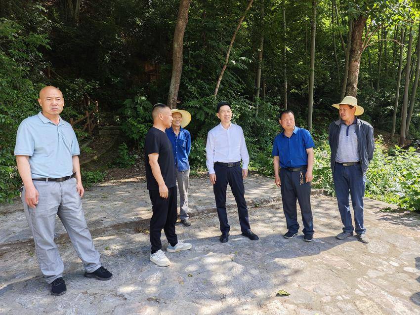 丹江口市政协：“一线协商” 聚众智  “共同缔造”暖民心.doc