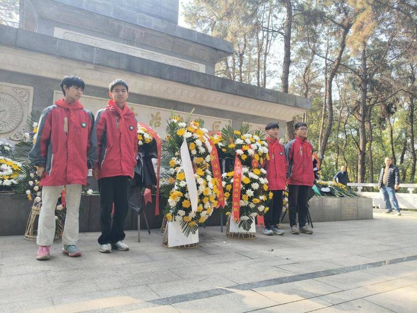 罗家桥街道.开展清明节祭英烈活动wps(2).docx