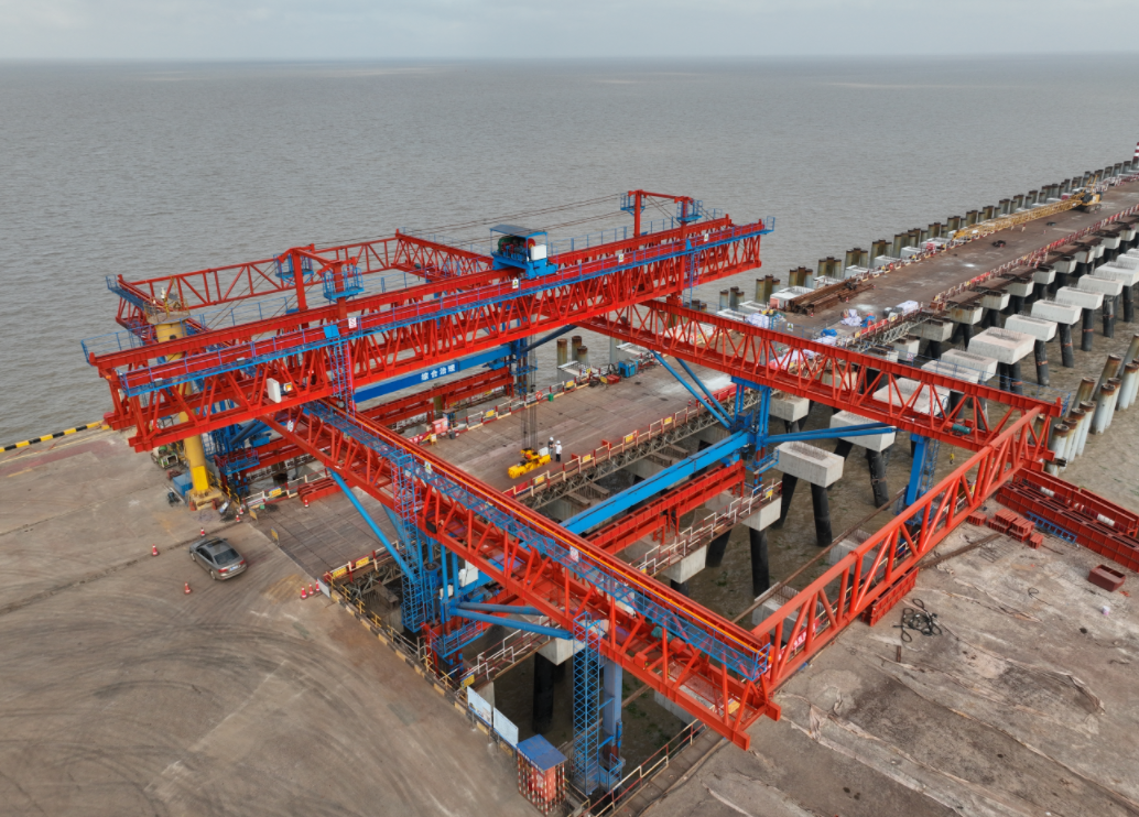 【特别策划】】全球首创！中国智能筑港机海上搭积木开敞海域施工精度达毫米级.docx